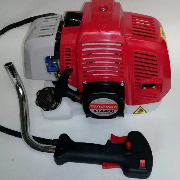 Бензокоса Kaltman КT-4400 (3 ножа, 1 катушка) - фото 3 Бензокоса Kaltman КT-4400 (3 ножа, 1 катушка) - фото 3