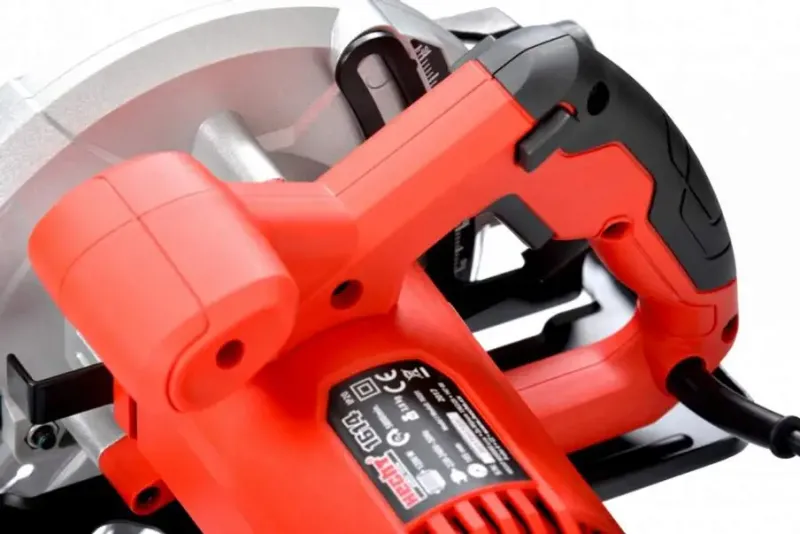 Циркулярна пилка HECHT 1613 - фото 3 Циркулярна пилка HECHT 1613 - фото 3