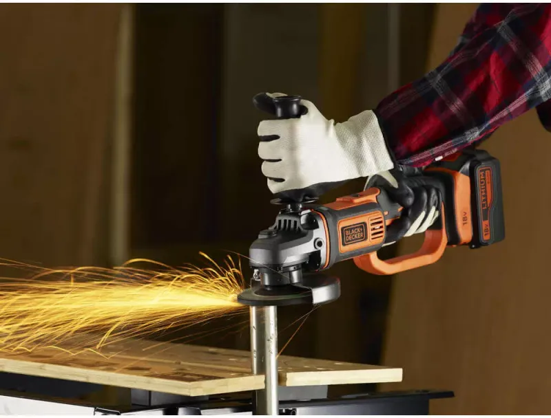 Шлифмашина угловая - болгарка аккумуляторная BLACK+DECKER BCG720M1 - фото 5