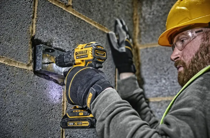 Дрель-шуруповерт акумуляторна безщіткова DeWALT DCD708N - фото 4 Дрель-шуруповерт акумуляторна безщіткова DeWALT DCD708N - фото 4