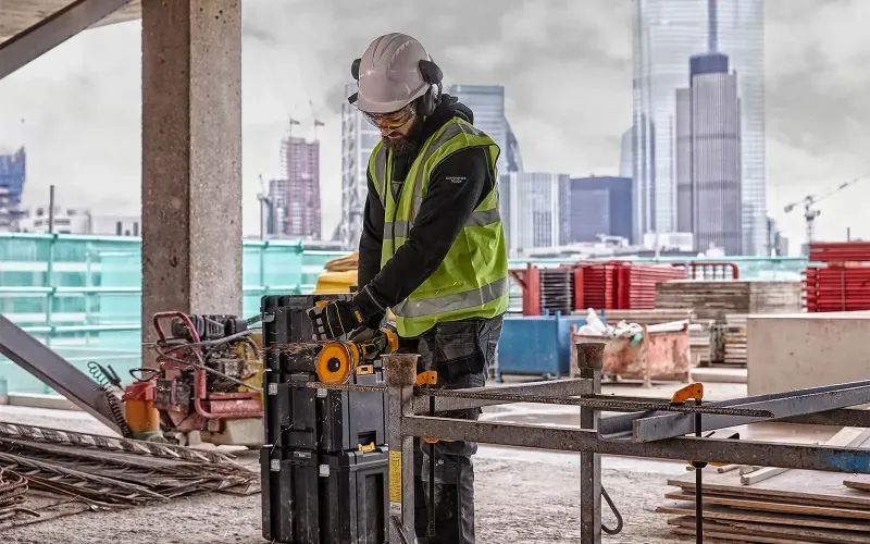 Шлифмашина угловая - болгарка аккумуляторная бесщёточная DeWALT DCG418NT - фото 5