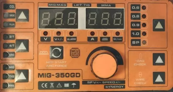 Сварочный полуавтомат Искра MIG/МИГ 350GD Industrial Line - фото 3 Сварочный полуавтомат Искра MIG/МИГ 350GD Industrial Line - фото 3