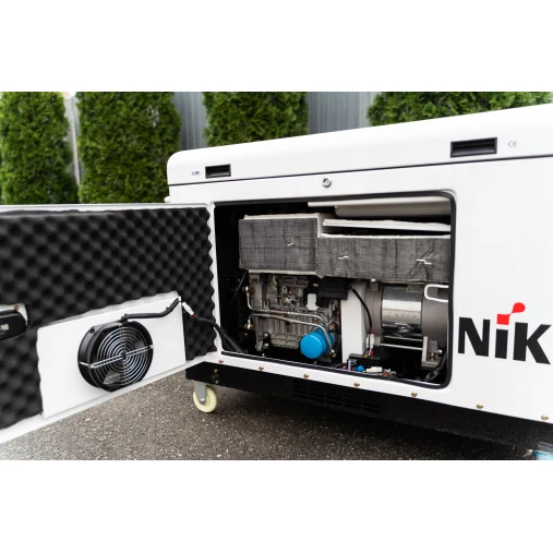 Дизельный двигатель и аккумулятор генератора NiK DG7500